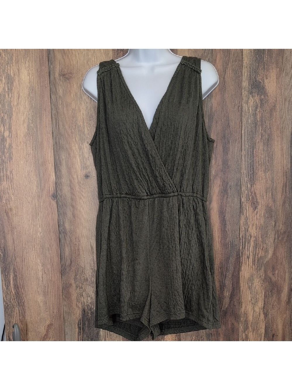 Universal Thread Olive Green Romper XL                      M242